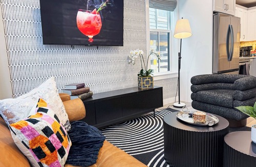 Portsmouth Apartment | Speakeasy Vibe ~ Luxe 1BR ~ <2min walk to MKT SQ