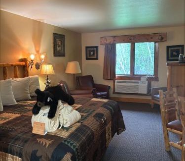 Savoy Hotel | Spearfish Canyon Lodge