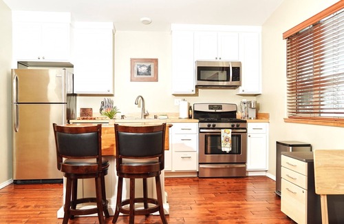 Turnagain Apartment | *Special~Bear Haus 2⁓Airport/Lake/Newly Renovated