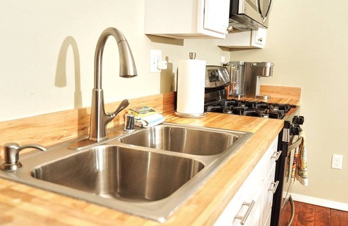 Turnagain Apartment | *Special~Bear Haus 2⁓Airport/Lake/Newly Renovated