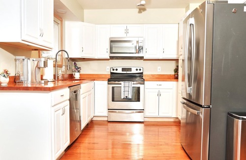 Turnagain House | *Special~Bear Haus Combo~Airport~Lake~Family/Games