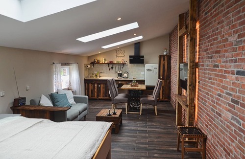 Grosefehn Apartment | Special break for two in East Friesland, fenced garden & terrace
