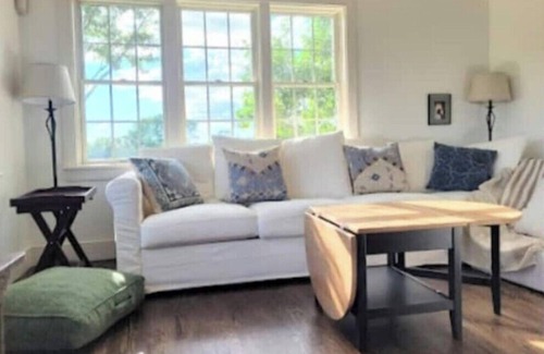 Little Compton House | SPECIAL OFFER 250/night 6/18 - 27. 300 cleaning 5+ nights, 200 1 - 4 nights.