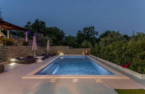Srinjine Villa | SPECIAL OFFER! Luxury and modern Villa with a private Pool, sauna, near Split