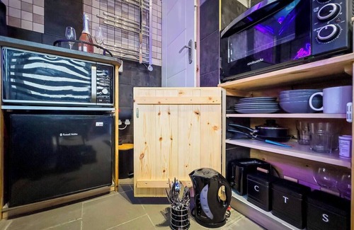 Maerdy Apartment | Special Spa-partment w/Hot Tub,Sauna,Lounge-Maerdy