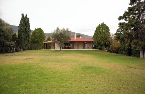 Chalcis House | special vacation home with Evia island landscapes. 5 min walk the beach