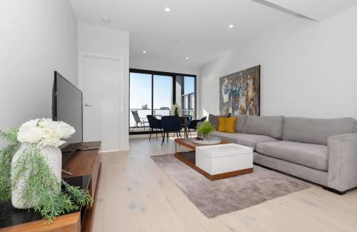 Doncaster East Apartment | Specious 2beds Apt Doncaster east Wifi and carpark