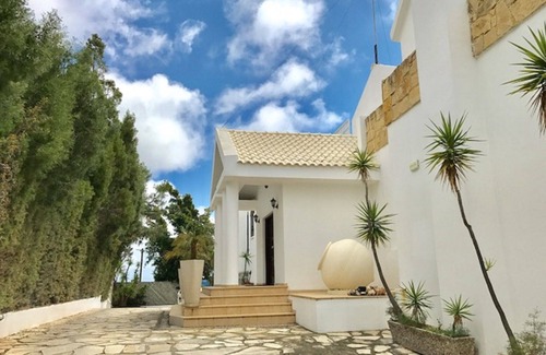 Agios Tychon House | Spectacular villa overlooking Meditteranean sea with breathtaking sea views
