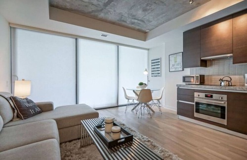 Fashion District Apartment | Spectacular 1BR Condo in Hot King West