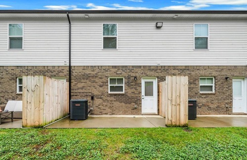 Clarksville Apartment | Spectacular 2bd/2.5bth I Properties by Preston