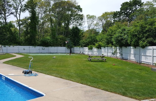 Hyannis House | Spectacular 4 Bed House with Pool, Play Ground, Basketball court. Super location