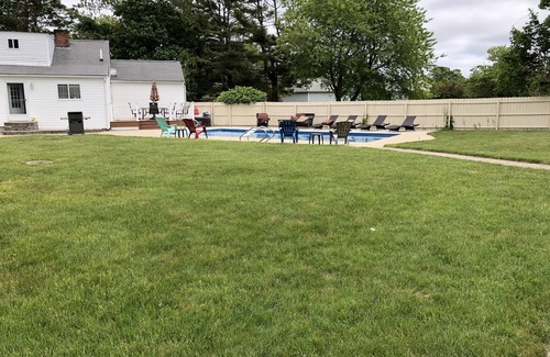 Hyannis House | Spectacular 4 Bed House with Pool, Play Ground, Basketball court. Super location