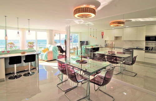 Benidorm Apartment | Spectacular 5 Stars front the beach Unforgettable sunsets listening to the waves