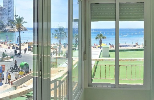 Benidorm House | Spectacular 5 Stars front the beach Unforgettable sunsets listening to the waves