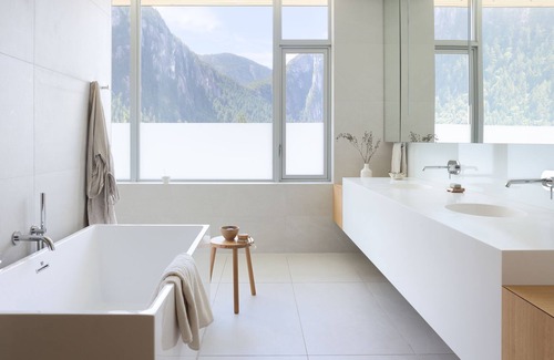 Squamish House | Spectacular architectural home immersed in nature with luxury furnishings.
