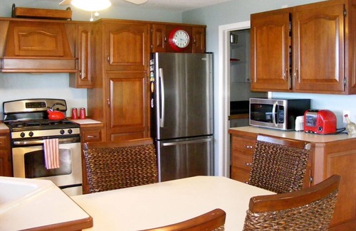Mitiwanga House | Spectacular Beach House Near Cedar Point in Mitiwanga Beach