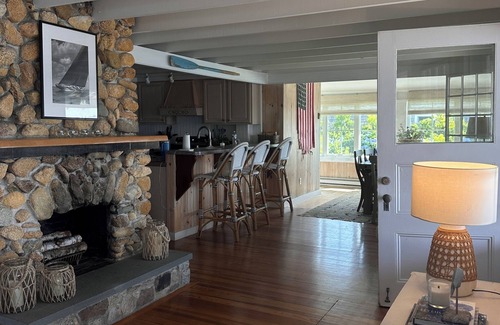 East Chop House | Spectacular Classic Waterfront Cottage