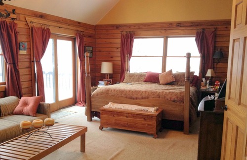 Evergreen Cabin | Spectacular Colorado Mountain Lodge with amazing views and hot tub!