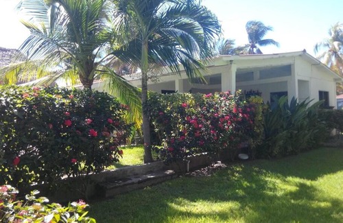 El Porvenir House | Spectacular frontbeach house