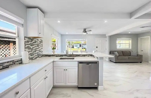 Port Tampa City House | Spectacular house near the beach 4BD/2BAn