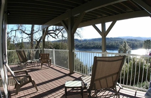 Oak Shores House | Spectacular Lake Nacimiento Waterfront Home with Private Dock.