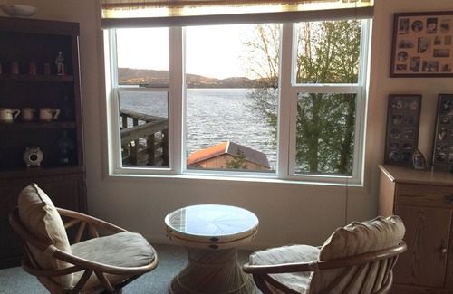 Langston House | Spectacular Lake Views, Bright & Cozy Interior, Great Fishing