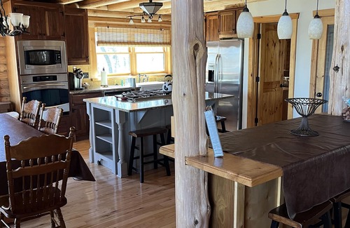 Shell Knob Cabin | Spectacular Log Home.12 Acres on Private Cove, Lakefront
