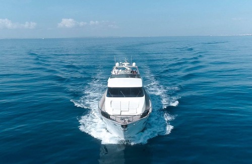 Ensanche Diputacion Boat Rental | Spectacular Luxury Yacht center Alicante