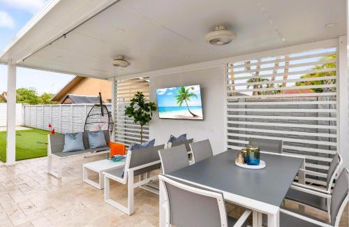 Westchester Villa | Spectacular Miami 12 mil to Downtown GameRoom Pool