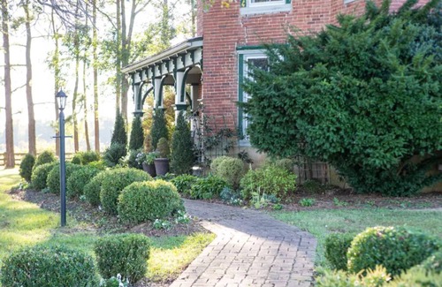 Amherst House | Spectacular Mountain View, Historic House