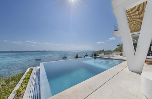 Isla Mujeres Villa | Spectacular New Oceanfront Villa