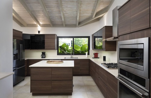 Los Lagos House | Spectacular new villa 2 minutes walking distance to Minitas Beach