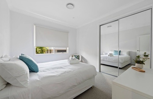 Shellharbour House | Spectacular Ocean Front home With Pool