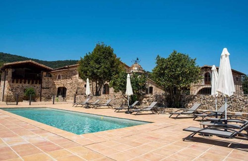 Brunyola House | Spectacular rural farmhouse - relax in Brunyola