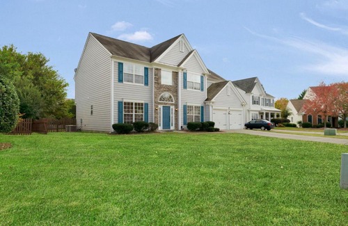 Provincetowne House | Spectacular Singe-Family Home with Pool & Amenities