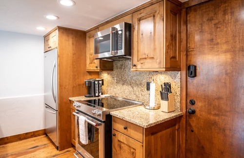 Vail Condo | Spectacular Ski Slope Views & Ideal Location! Vail Platinum w/Pool and Hot Tub