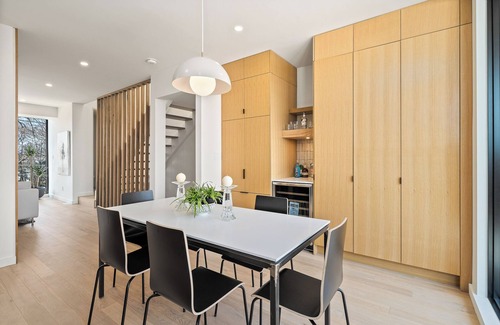 Wellington Condo | Spectacular sunrises and roof-top lake views in the heart of Wellington Village