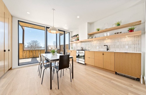 Wellington Condo | Spectacular sunrises and roof-top lake views in the heart of Wellington Village