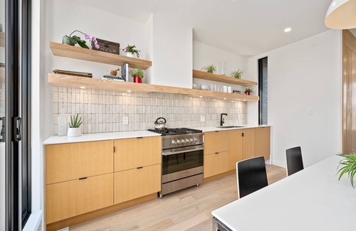 Wellington Condo | Spectacular sunrises and roof-top lake views in the heart of Wellington Village
