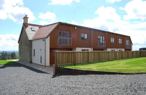 Duns Cottage | Spectacular uninterrupted views-w/hot tub-5mins from Duns Town