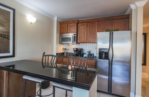 Harbour Town Condo | Spectacular Studio in the Heart of Harbour Town overlooking Harbour & Lighthouse. Dine, Shop, Relax.