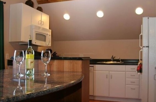Belmont Apartment | Spectacular Views in Family Friendly Green Mountain Apartment