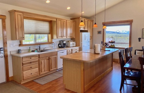 Babb House | Spectacular Views! Minutes from Many Glacier and St. Mary's!