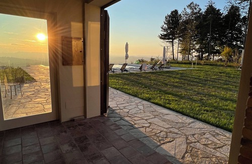 Costigliole d'Asti Villa | Spectacular views of UNESCO Castles, Langhe valley, French, Italian & Swiss alps