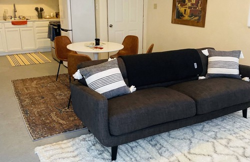 Arroyo Hondo House | Spectacular views on 2 quiet acres