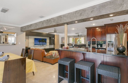 Pompano Isles House | Spectacular Waterfront House! Tiki & Heated Pool/Hot Tub