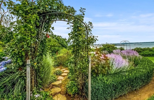 Kenyon House | Spectacular Waterfront Home in Bonnet Shores!