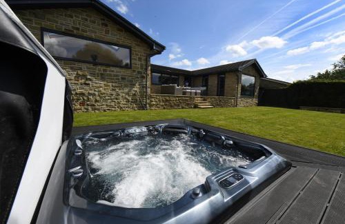 Harrogate Villa | Spectre Hot Tub Retreat - Harrogate