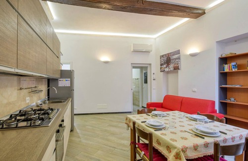 Borgo Antico Apartment | Spend a relaxing holiday in this inviting holiday apartment by the sea!