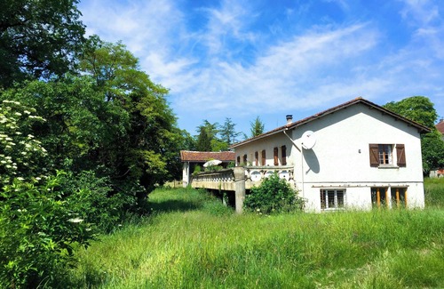 Courrensan House | Spend a week living as a farmer in France. 3 bedrooms. Quiet and comfortable.